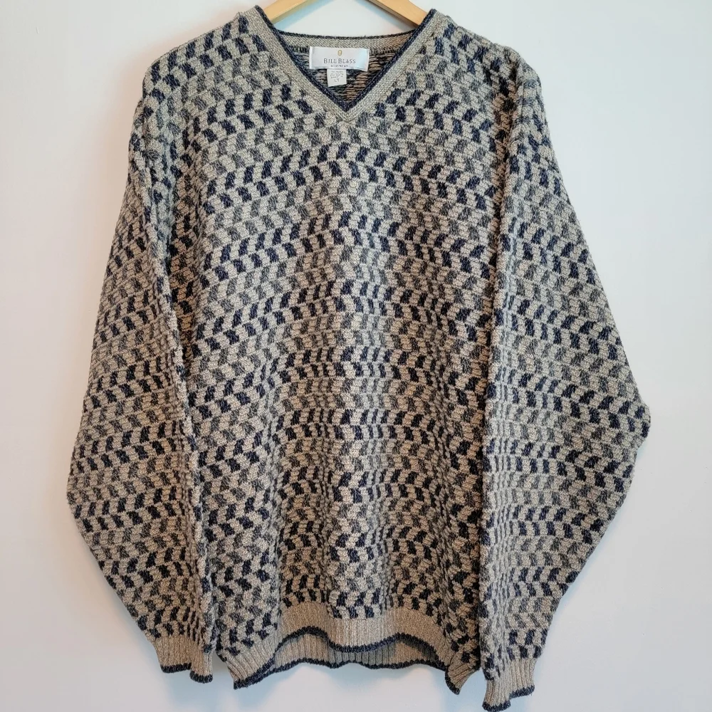 VTG Bill Blass Knitted Soft Sweater Mens Sz LT Grandpacore V-Neck Fisherman EUC